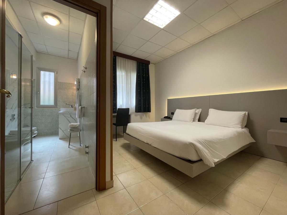 Hotel Leonardo Brescia Exterior photo