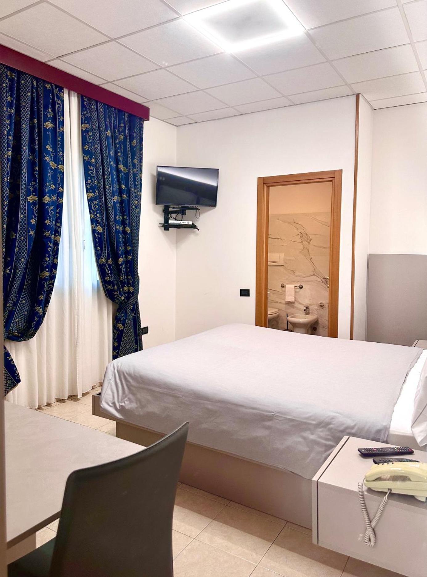 Hotel Leonardo Brescia Exterior photo